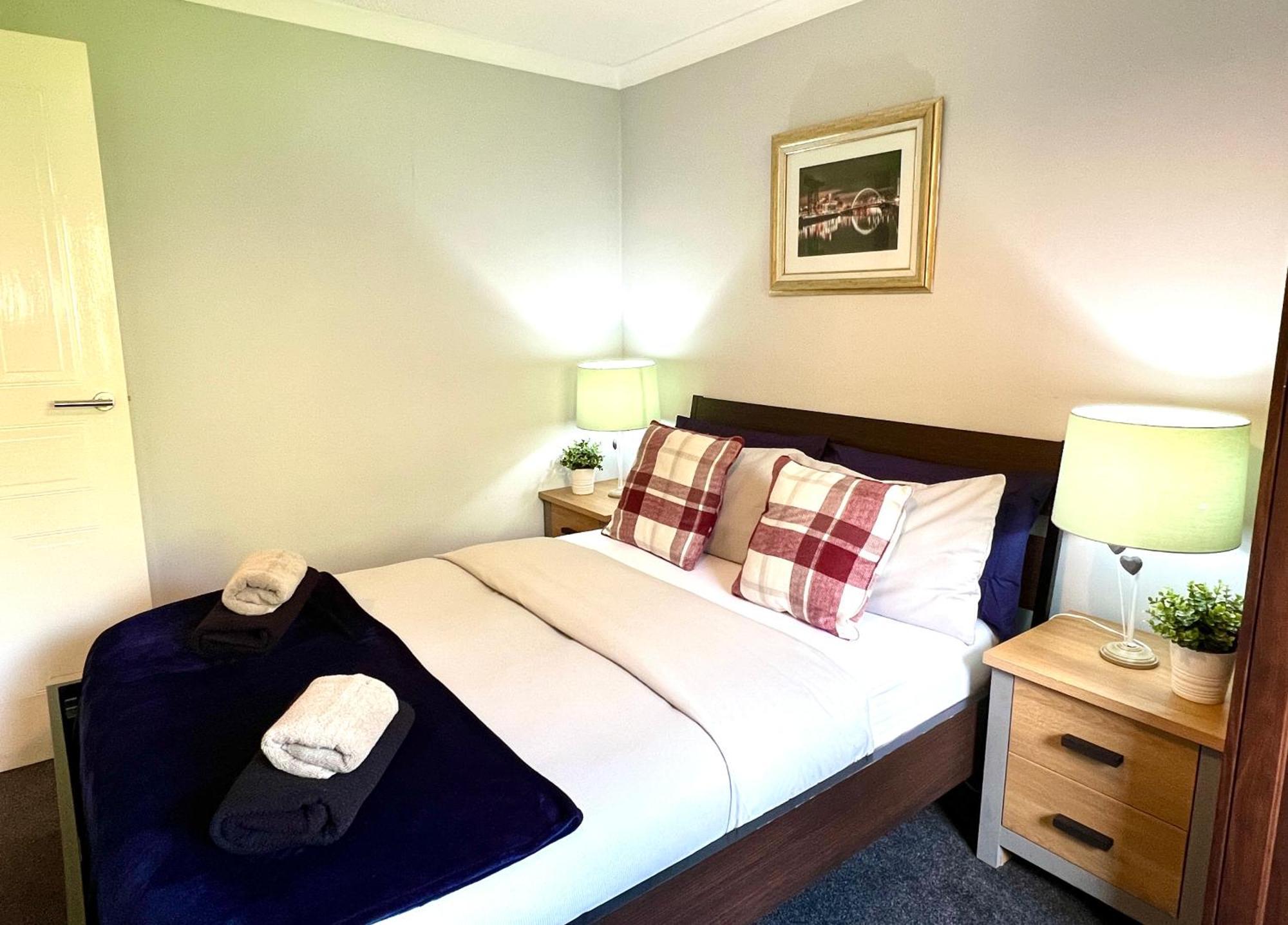 Spacious 2 Bed-Flat In Glasgow City - Free Parking Kültér fotó