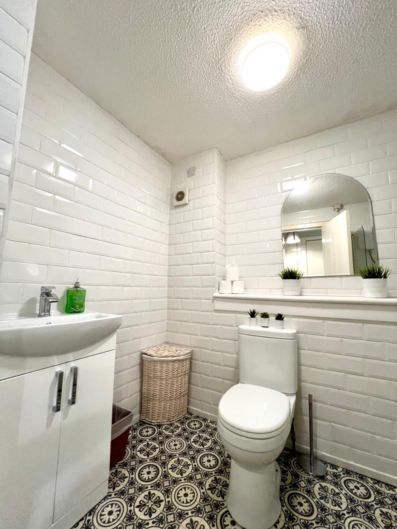 Spacious 2 Bed-Flat In Glasgow City - Free Parking Kültér fotó